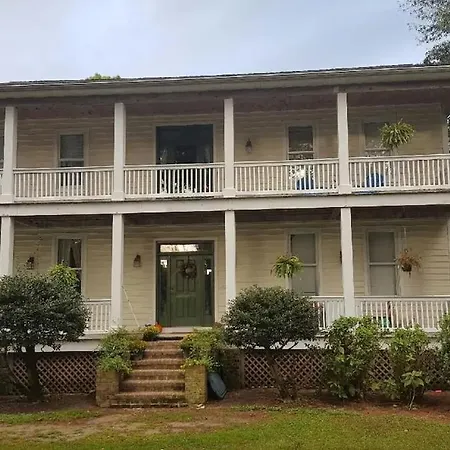 Gloucester House With Sea View